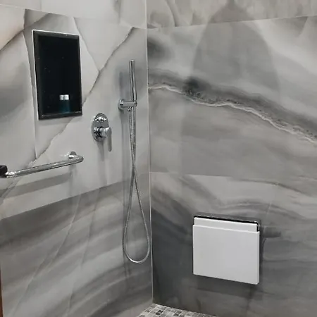 Imperium Hotel Shkoze (Tirana)