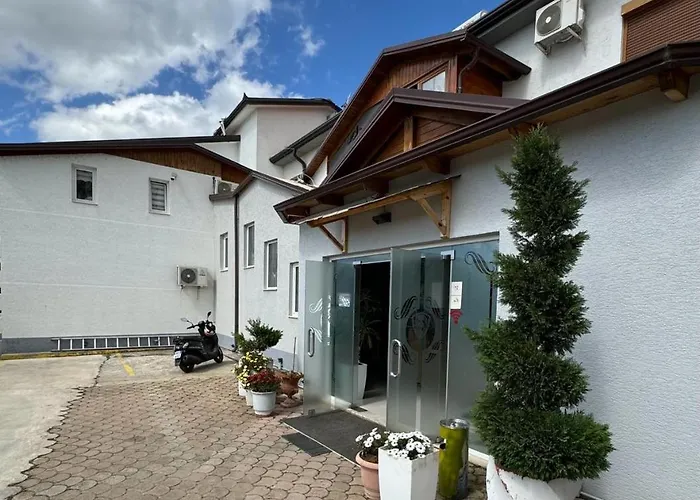 Imperium Hotel Shkoze (Tirana)